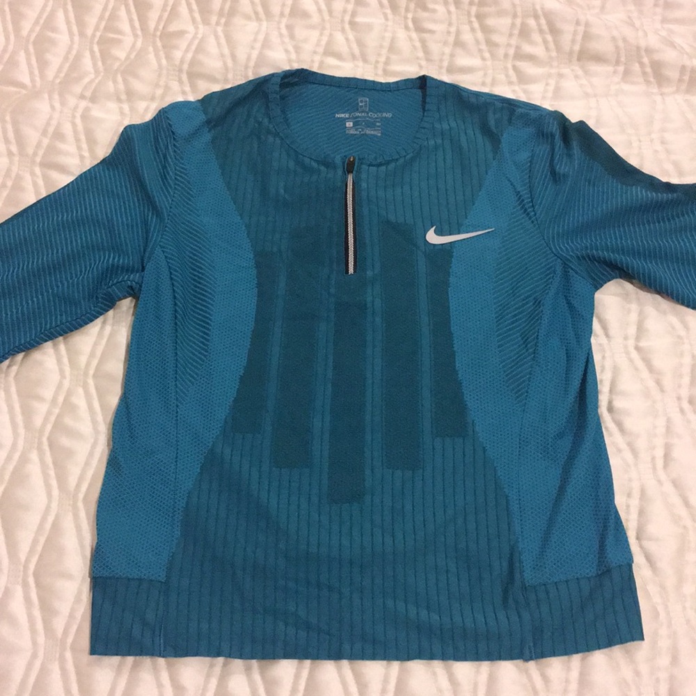 Worn once! Nike crop top